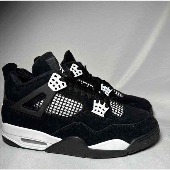 Size 10.5 - Nike Air Jordan 4 Retro White Thunder Men\'s Shoes Ships Now